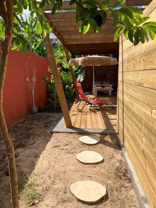 Kazacoco Bungalow A 5 Min A Pieds Du Lagon La Saline Les Bains Exterior photo